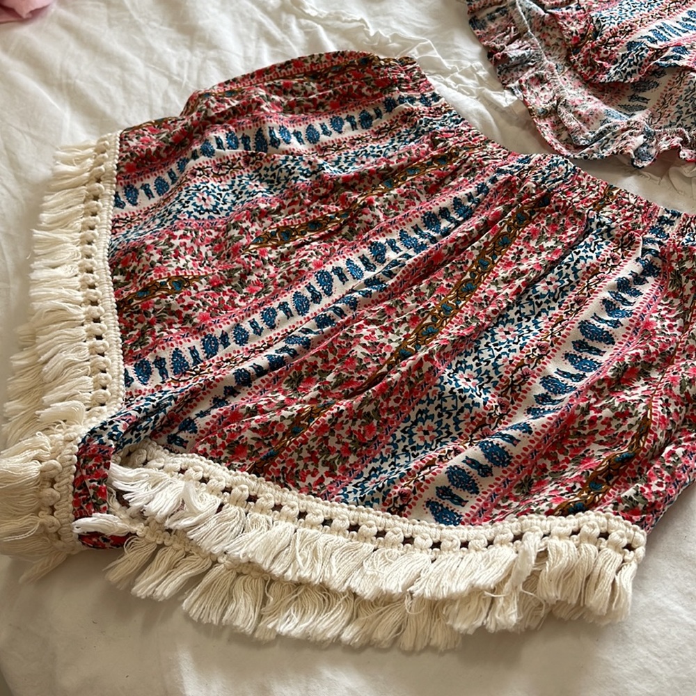 Colorful Two Piece Fringe Set - Picture 4 of 4